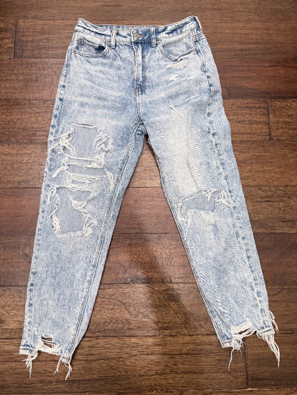 American Eagle Mom Jeans Women's 4 Acid Wash Distressed Ripped Raw Hem High Rise
